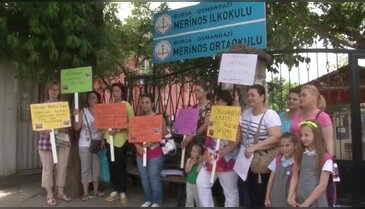 Bursa'da öğrenci velilerinin okul isyanı