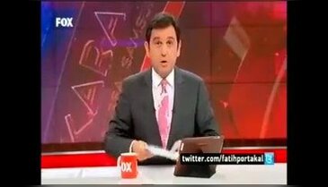 "Bir yerine mi battı o bayrak?"