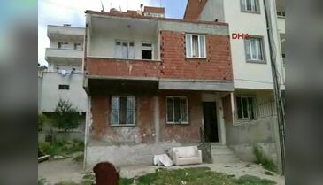 Balkondan düşen bebek yaşama tutunamadı