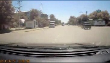 Motosiklet otomobile böyle çarptı