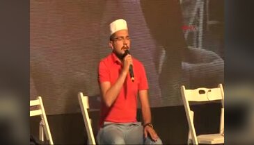 Çok konuşulan imam İstanbul'da konser verdi