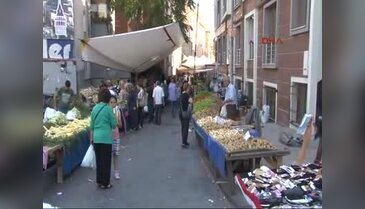 Senegalli pazarcı çok seviliyor