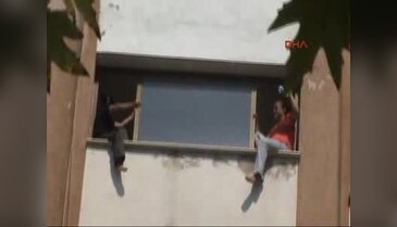 İki hamile kadın 6. kattan atlamak istediler