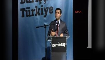 Selahattin Demirtaş'tan Türk bayrağı mesajı