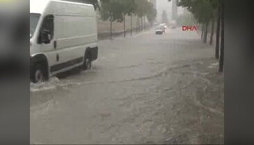 1 saatlik yağış şehri bu hale getirdi