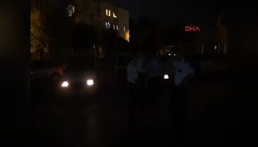 Bayrağı indirmeye çalıştılar