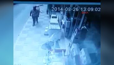 30 bin liralık altını çöpe attı
