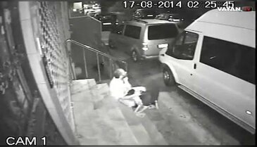 +18 Köpeğe dakikalarca tecavüz etti
