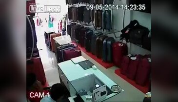 Bir avuç dolusu para çaldılar