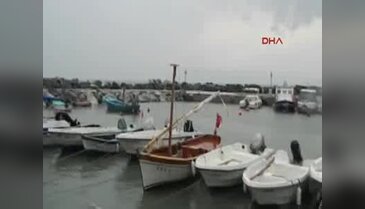 Fırtına Bursa'da sandalları batırdı