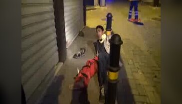 4 kişinin bindiği motosiklete çarpıp kaçtı