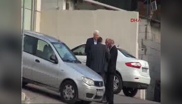Anne Garipoğlu cenaze aracında
