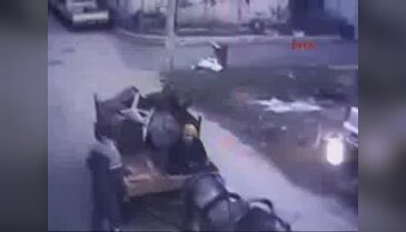 Bursa'da at arabalı hırsızlar güvenlik kamerasında!