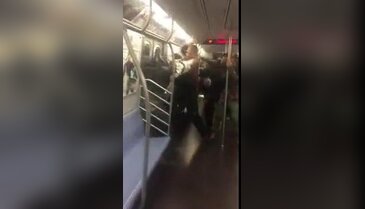 Metroda inanılmaz kavga