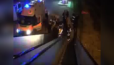 Yürüyen merdivene kolu sıkıştı