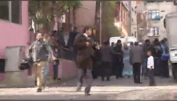 Polise taşlı saldırı sonrası ortalık karıştı
