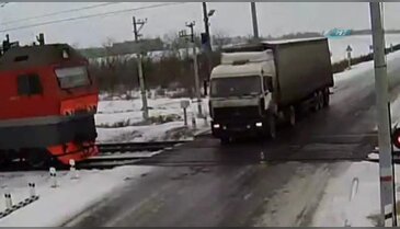 Bir tren sağdan bir tren soldan...