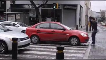Sen misin yaya yolunu işgal eden!