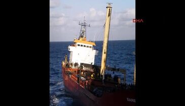 700 kaçak ile sürüklenen gemiye ulaşıldı