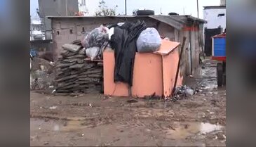 Üzerine odun devrilen çocuğu kalbi durdu