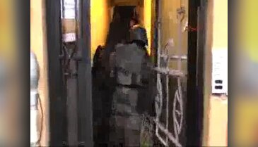 Bursa'da uyuşturucu satmakla suçlanan hamile kadın adliyeye çıkarıldı