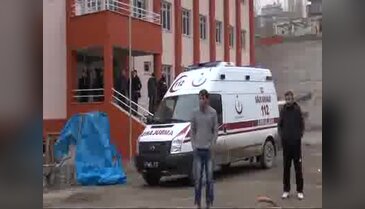 Okul inşaatında intihar etti!
