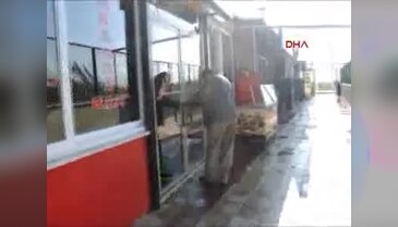 Hesaba itiraz etti, öldüresiye dövdüler