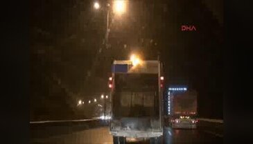 Çöp kamyonunda 95 bin paket kaçak sigara bulundu