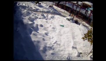 Faciaya kıl payı ! O anlar kamerada