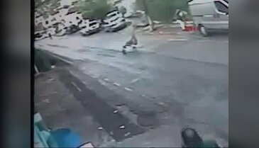 Bodrum'da kahraman balikçi bebek arabasini yakaladi