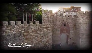 Bursa klibinde Büyükşehir Belediye Başkanı türkü söyledi