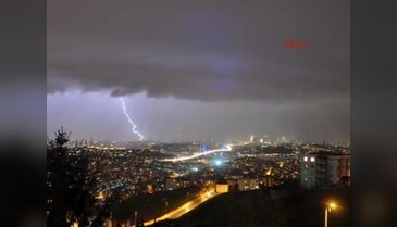 Gece şimşekli geçti