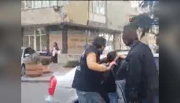 Babalarını öldürüp halıya sararak yol kenarına attılar