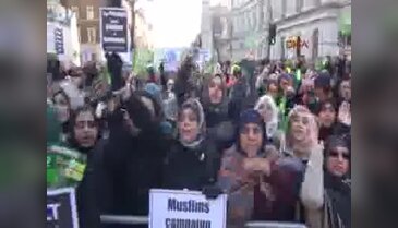 Londra'da Charlie Hebdo protestosu