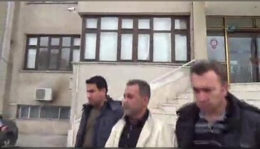 Eşini kendisiyle konuşmadığı için bıçaklamış