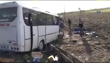 Bursa'da iki servis minibüsü çarpıştı