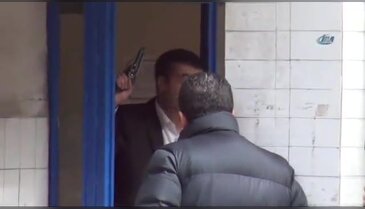 Gözaltına alınmak istenen şahıs bakın nasıl direndi