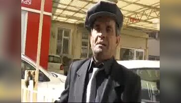 Eşekle dolaşıp oy istiyor