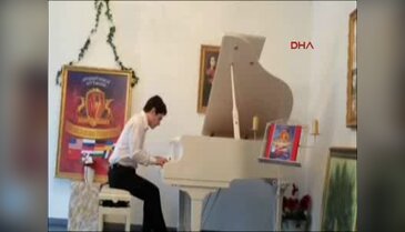 Türkiye vatandaşlığına alınan Tambi müzik yarışmasında birinci oldu
