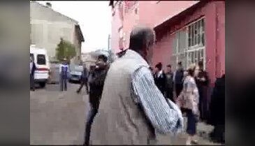 Sobaya benzin döktü, evi yaktı