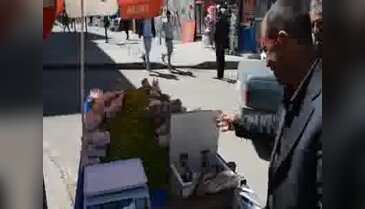 'İmama uydu' artık erik satıyor