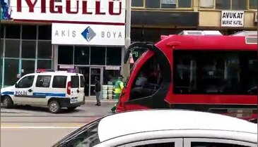 İpekböceği'ne polis engeli