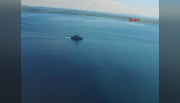 Savaş gemileri Çanakkale Boğazı'ndan geçti