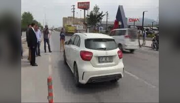 Pizza yetiştirmeye çalışırken otomobilin altında kaldı