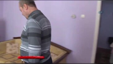 Kalbini sırtında taşıyor