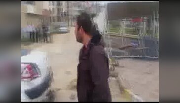 Bursa'da korkunç kaza: otomobil otobüs durağında daldı!