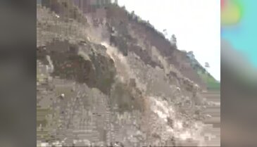 Orhaneli yolunda heyelan tehlikesi sürüyor