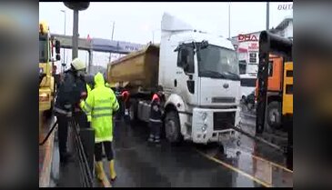 İstanbul'da trafiği kilitleyen kaza