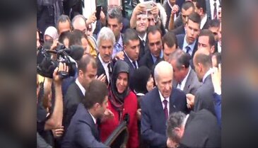 Devlet Bahçeli Bursaspor atkısını taktırmadı mı?