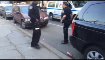 New York polisi etrafa küfür ederken görüntülendi